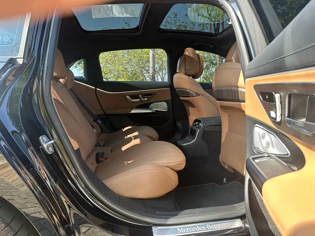 Mercedes-Benz E-Class — миниатюра 15