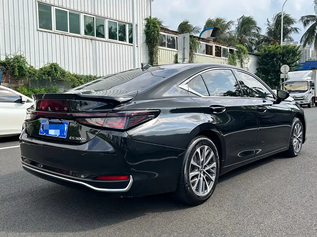Lexus ES — миниатюра 9