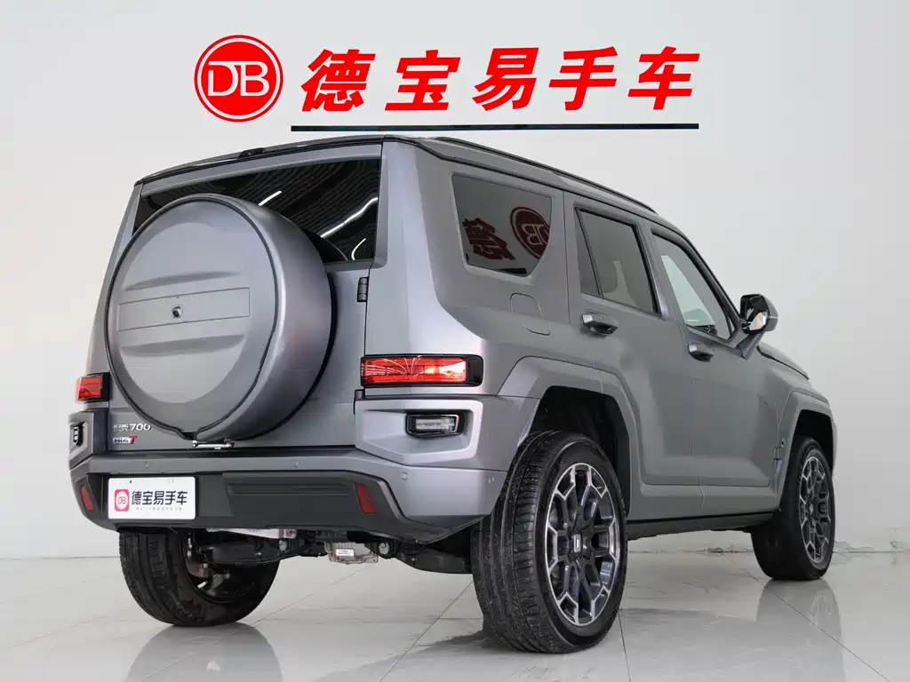 TANK TANK 700 NEW ENERGY