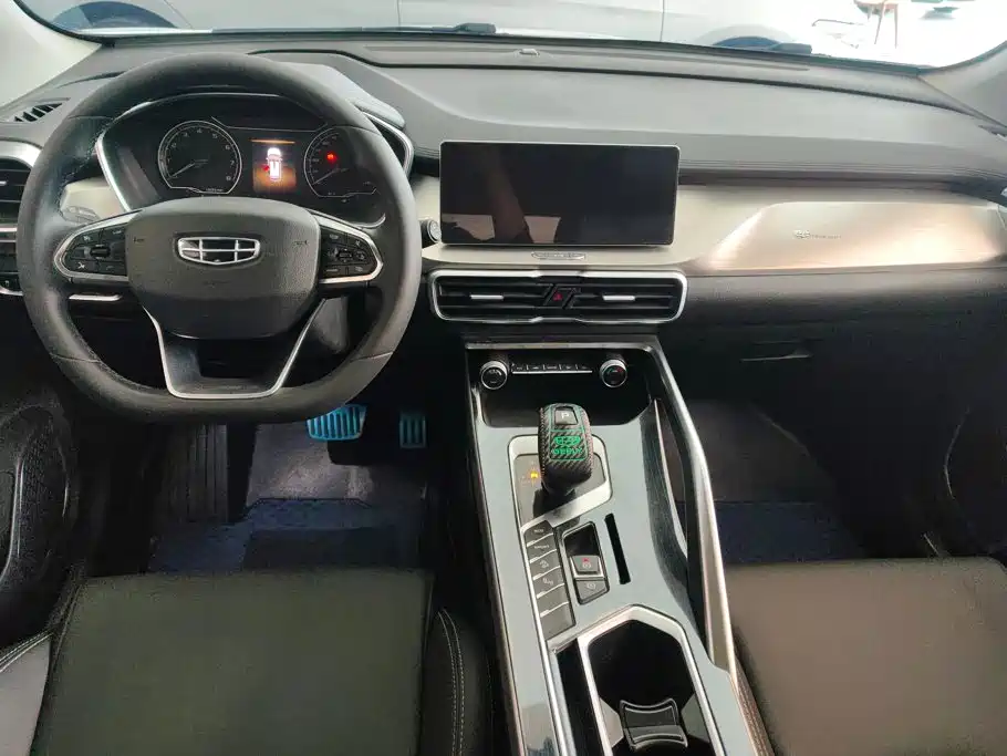 Geely Binyue — миниатюра 12