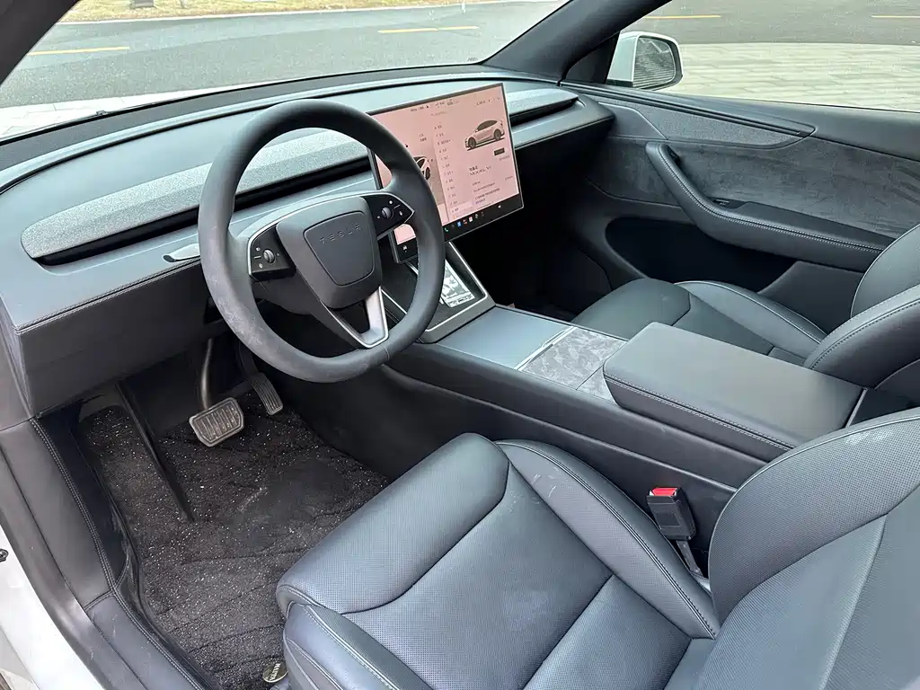 Tesla Model Y L — миниатюра 9