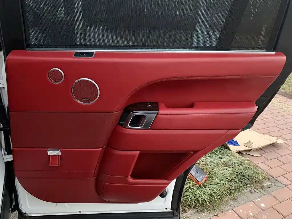 Land Rover Range Rover — миниатюра 23