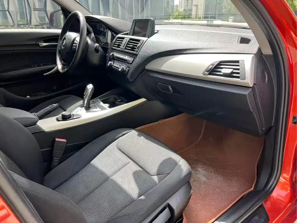 BMW 1 Series (Import) — миниатюра 9