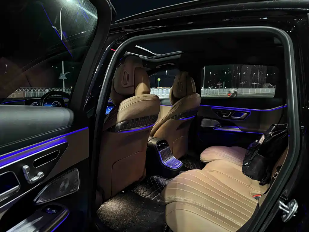 Mercedes-Benz E-Class — миниатюра 4