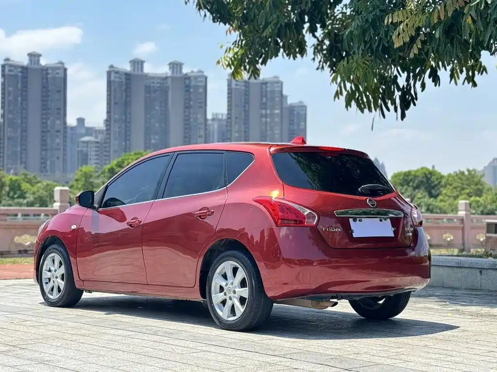 Nissan Tiida — миниатюра 6