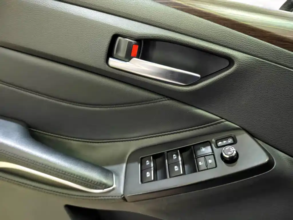 Toyota Avalon — миниатюра 11