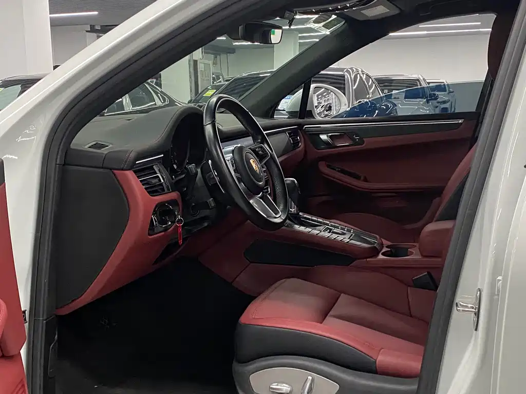 Porsche Macan — миниатюра 5