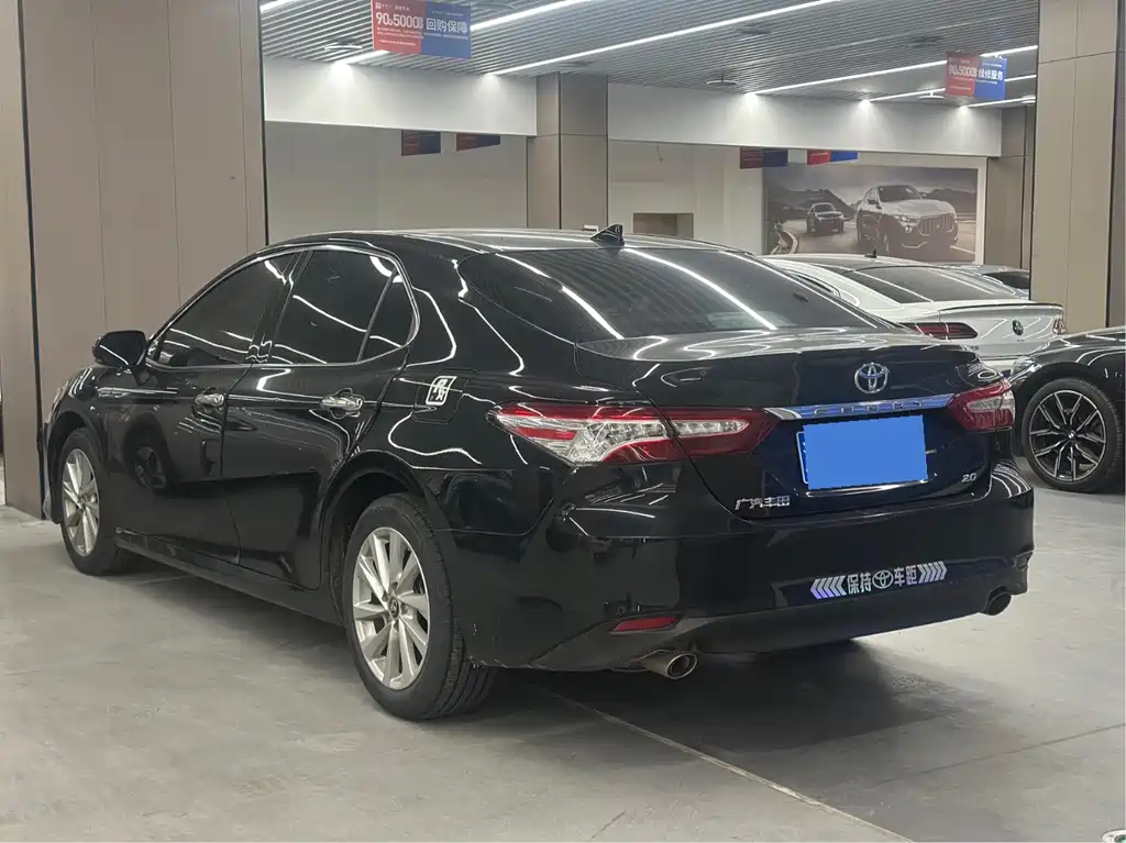 Toyota Camry — миниатюра 10