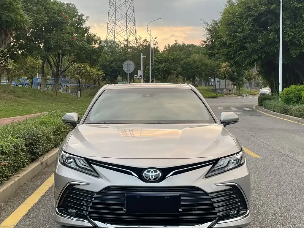 Toyota Camry — миниатюра 2