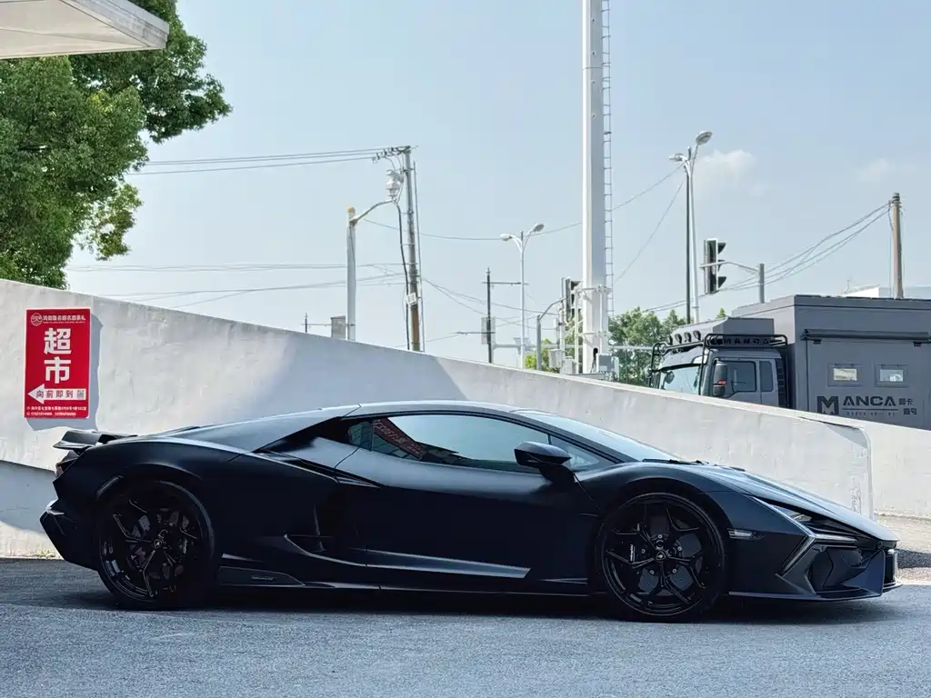 Lamborghini Revuelto 2023 6.5L PHEV Standard
