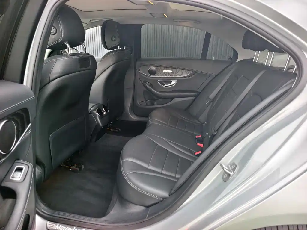 Mercedes-Benz C-Class — миниатюра 10