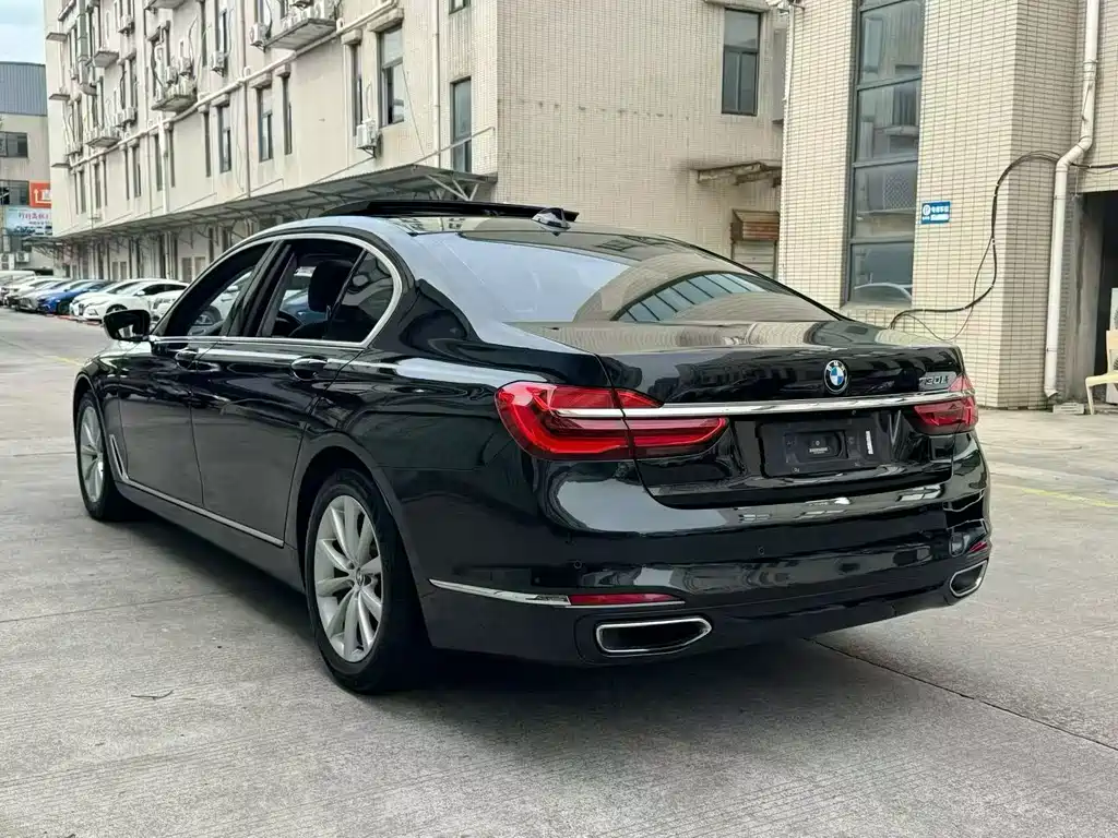BMW 7 Series 7 2016 730Li Lead