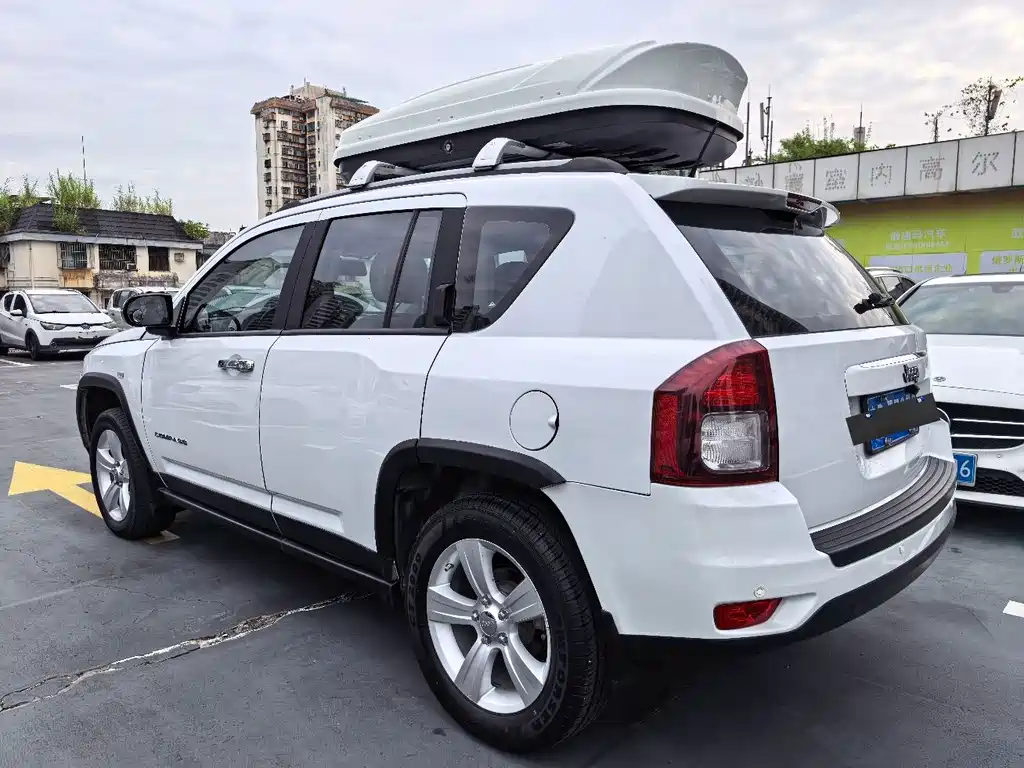Jeep Compass (Import) — миниатюра 4