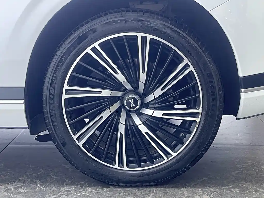 XPeng G9 — миниатюра 10