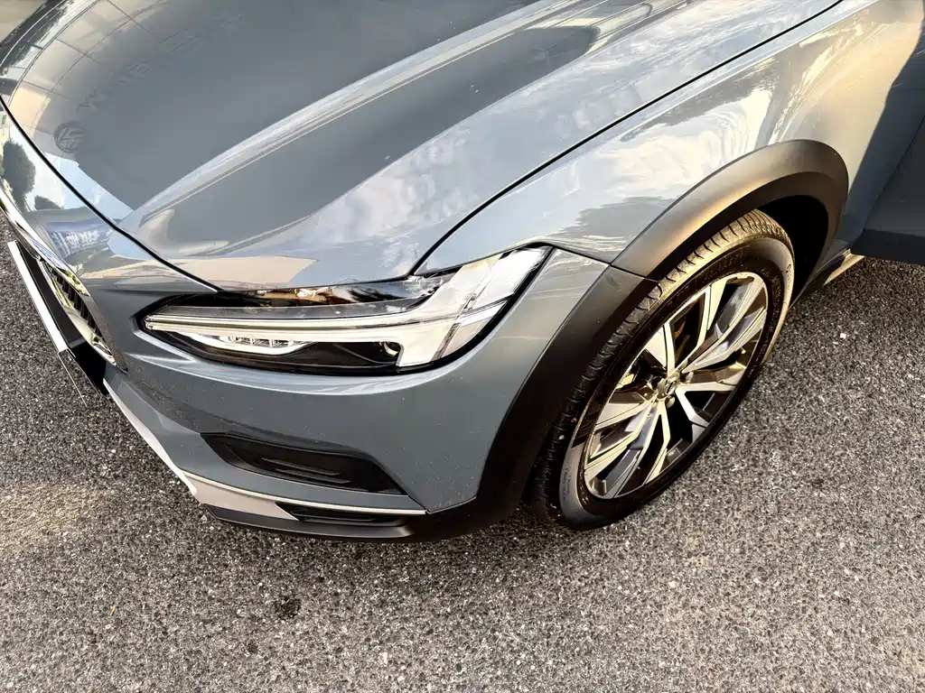 Volvo V90 2023 Cross Country B5 AWD