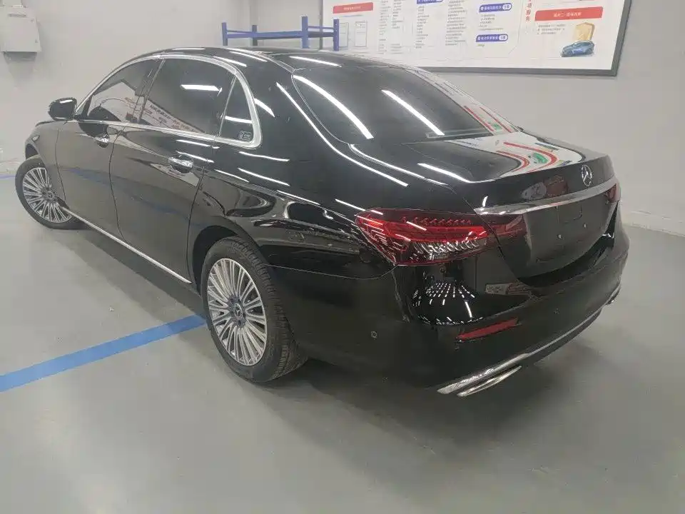 Mercedes-Benz E-Class — миниатюра 4