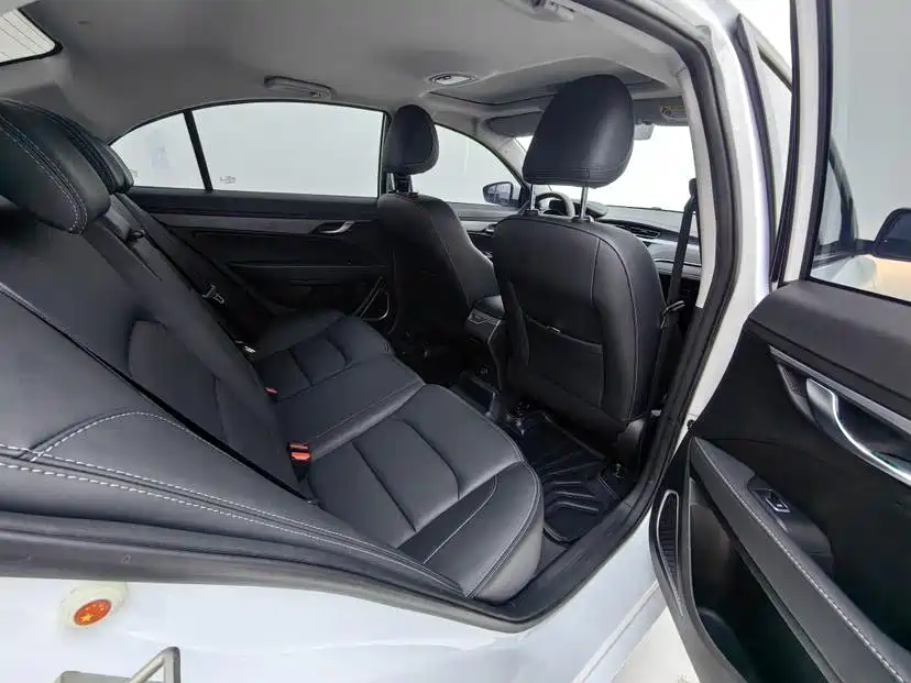 Geely Emgrand — миниатюра 10