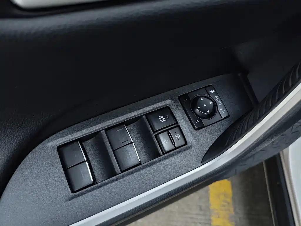 Toyota Wildlander — миниатюра 6