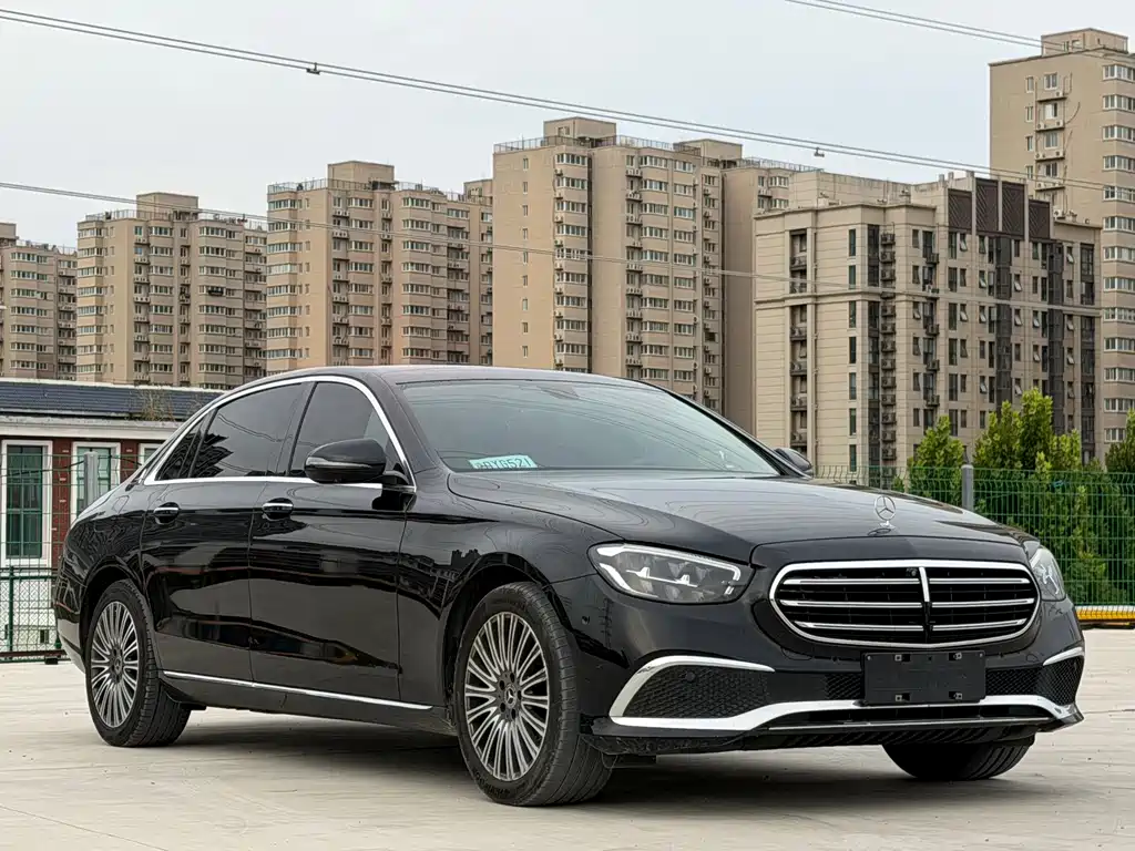 Mercedes-Benz E-Class — миниатюра 3