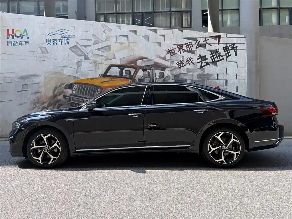 Volkswagen Passat 2023 330TSI Luxury