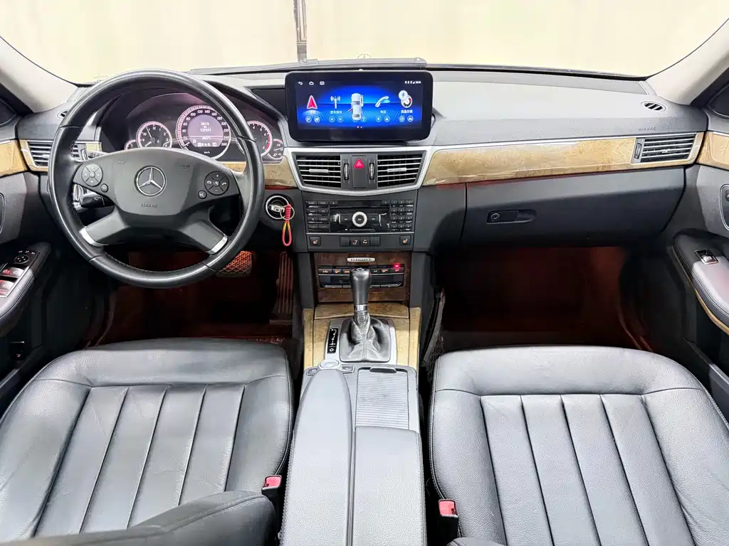 Mercedes-Benz E-Class (Import) — миниатюра 18