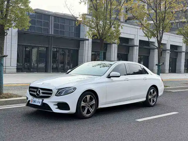 MERCEDES-BENZ E CLASS