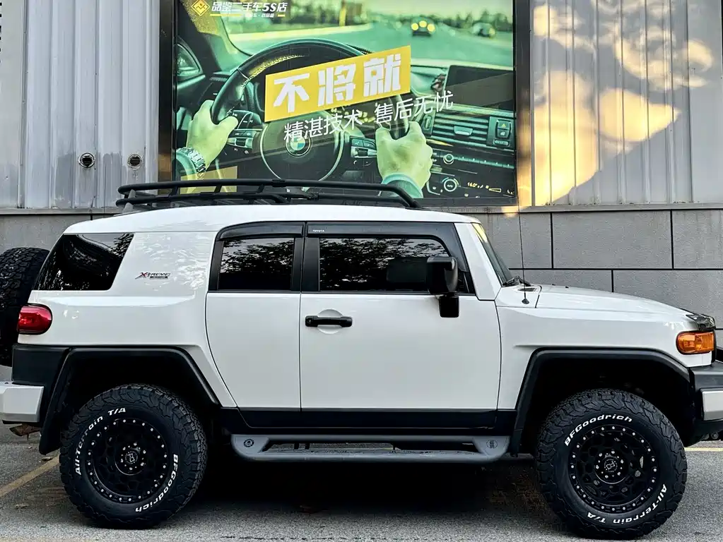 Toyota FJ Cruiser — миниатюра 15