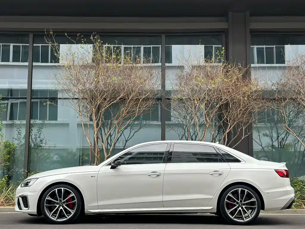 Audi A4L 2022 45 TFSI quattro