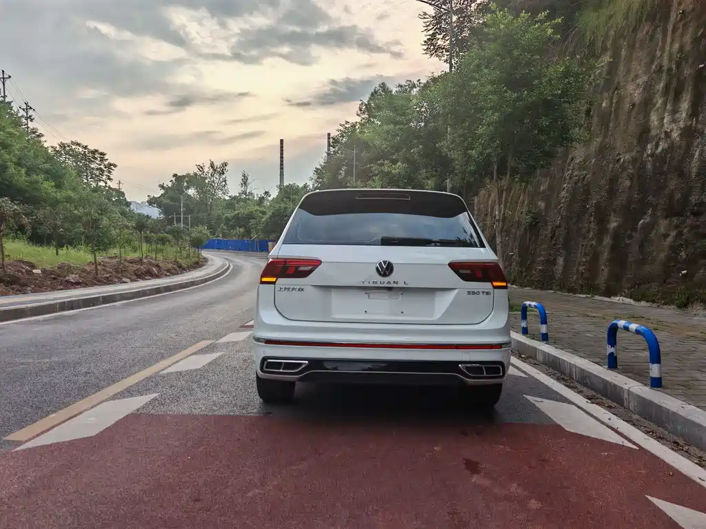 Volkswagen Tiguan L L 2024 330TSI AT R-Line