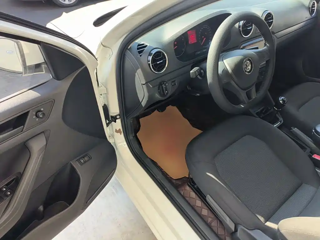 Volkswagen Jetta — миниатюра 16