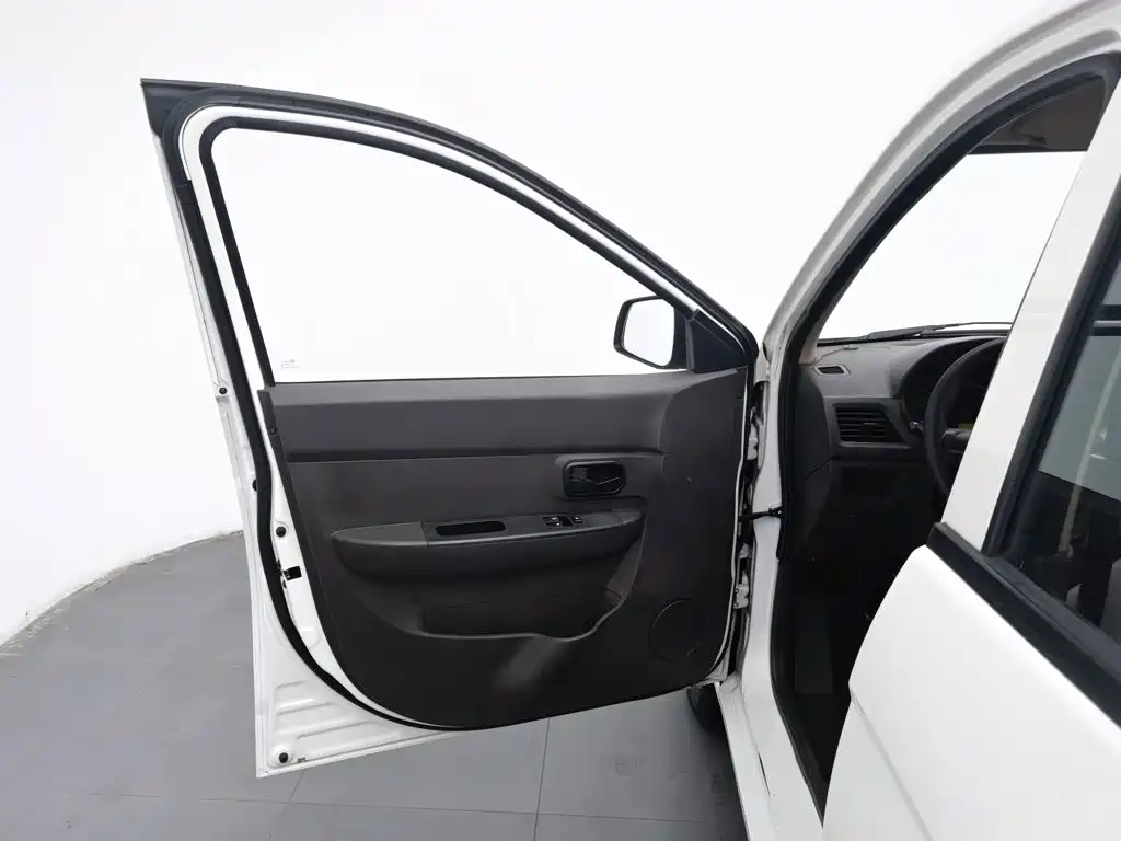 Wuling Hongguang — миниатюра 8