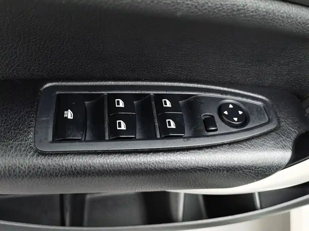 BMW 2 Series (Import) — миниатюра 9