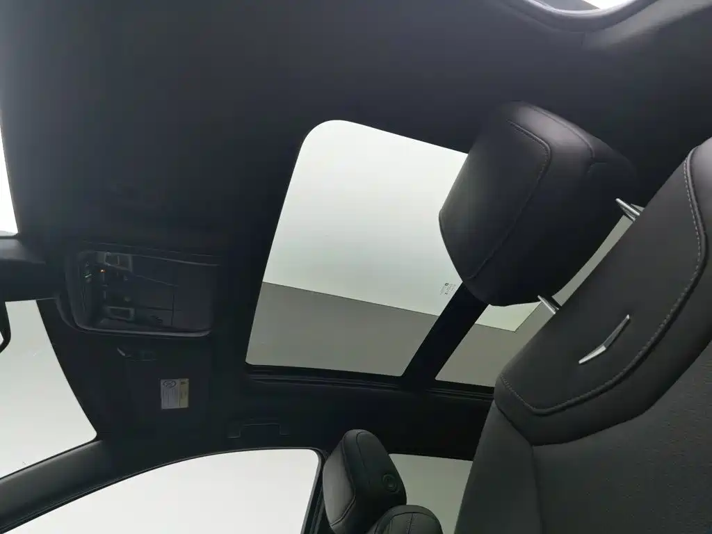 Cadillac XT5 — миниатюра 14