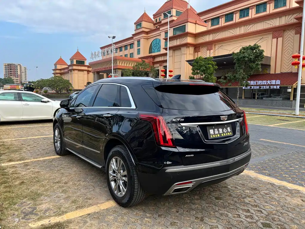 CADILLAC XT5