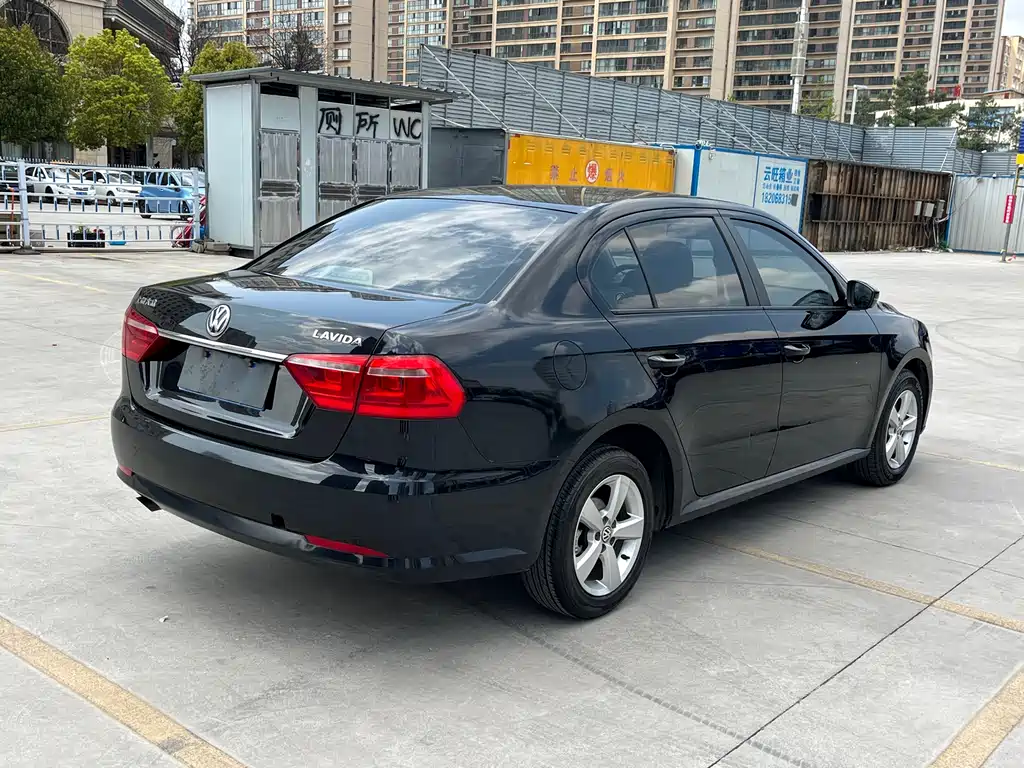Volkswagen Lavida 2013 1.6L MT