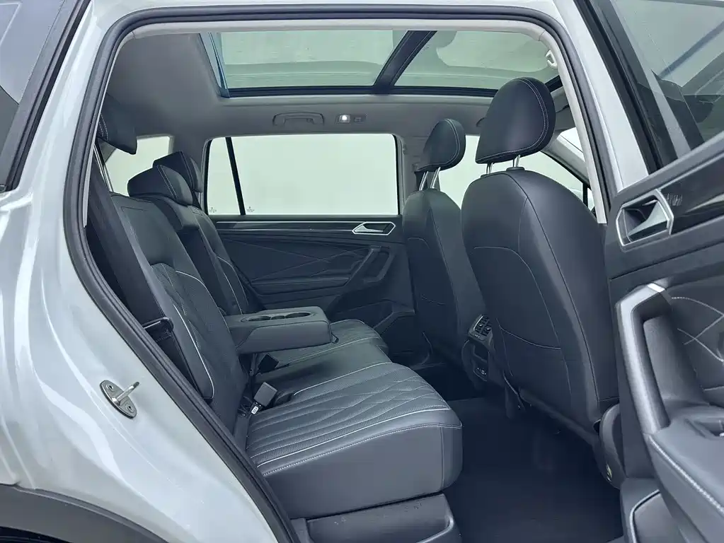 Volkswagen Tiguan L L 2023 280TSI AT