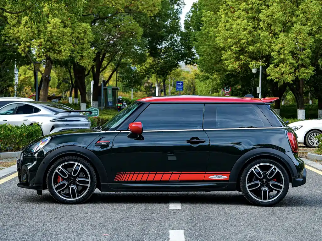 MINI JCW