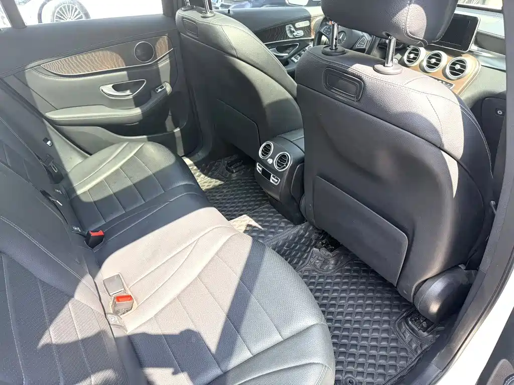 Mercedes-Benz GLC 2017 GLC 300 4MATIC