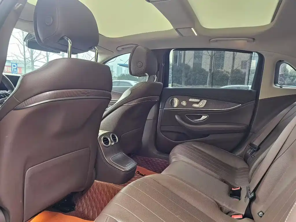 MERCEDES-BENZ E CLASS