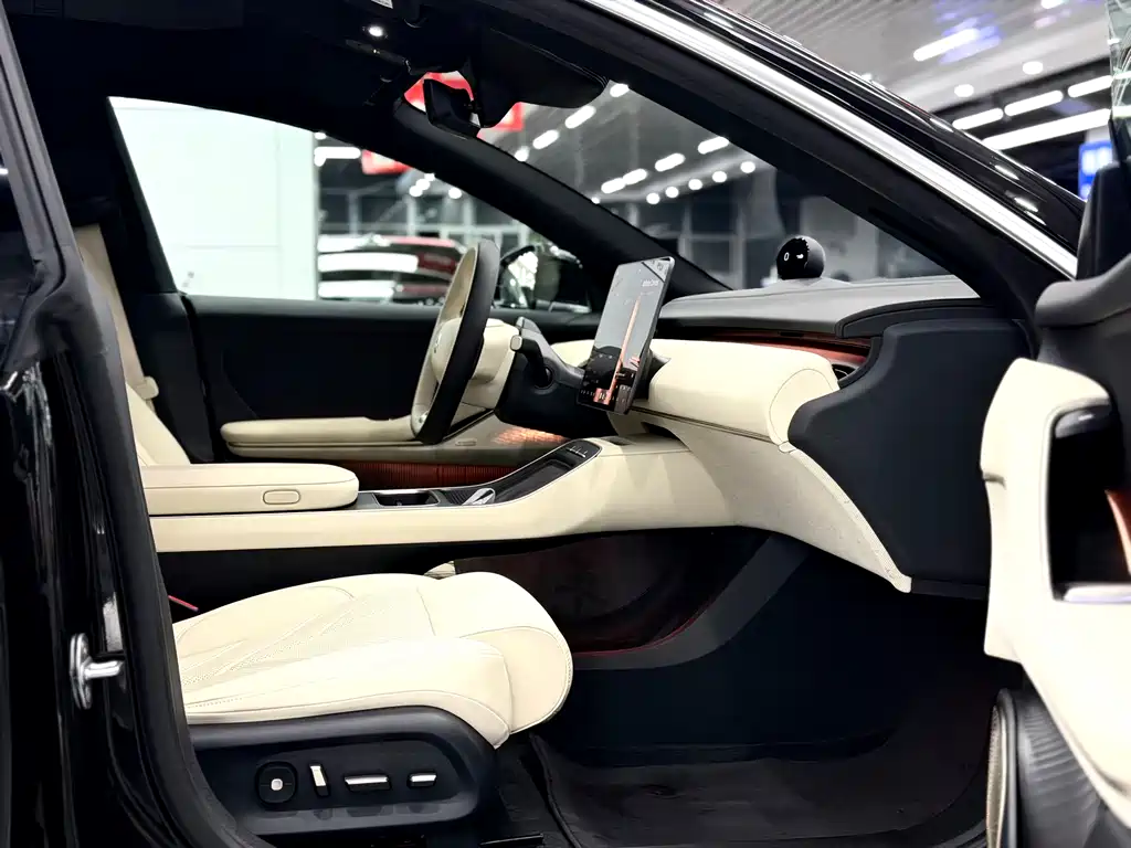 NIO ET5T 2025 75kWh Touring