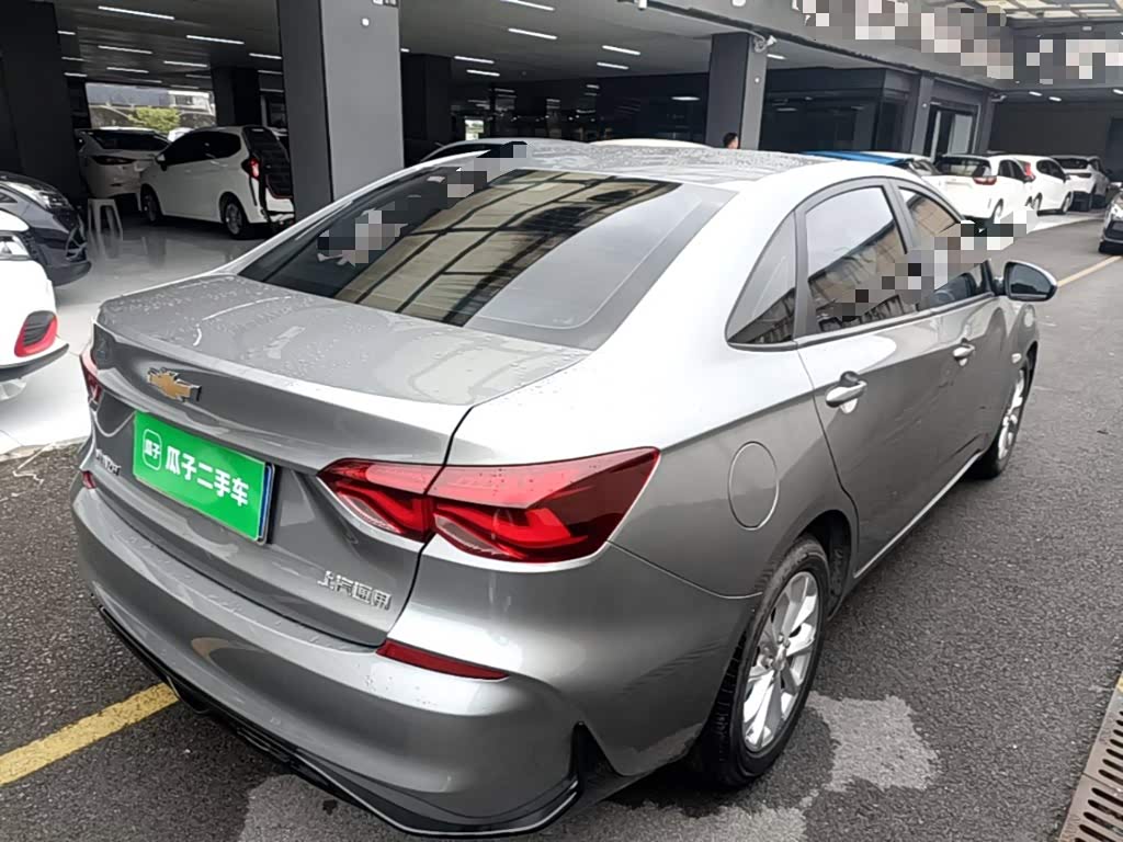 Chevrolet Monza 1.5 л 2023 г. Серебристо-серый, пробег 40400 км