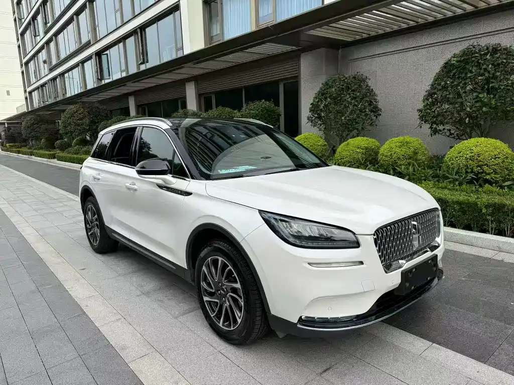 Купить Lincoln Corsair