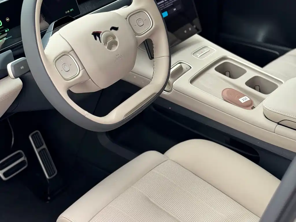 NIO ES8 2024 100kWh