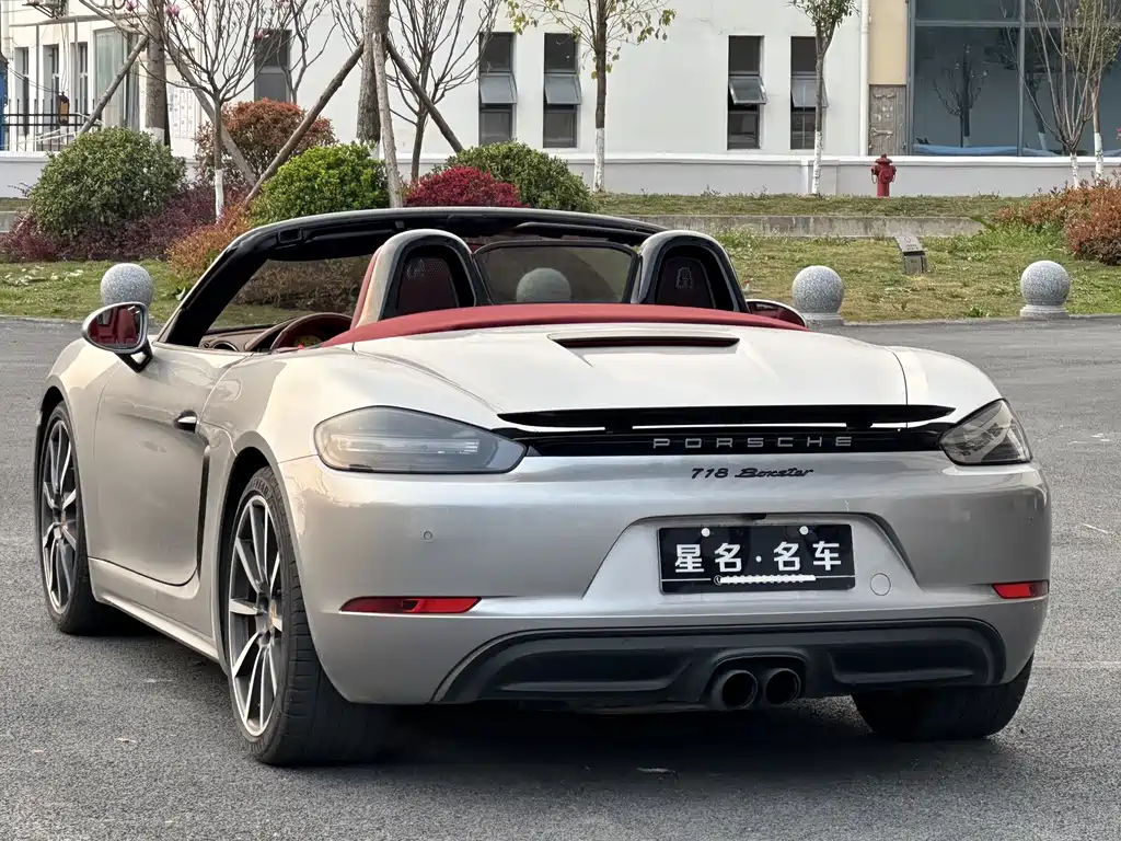 PORSCHE 718