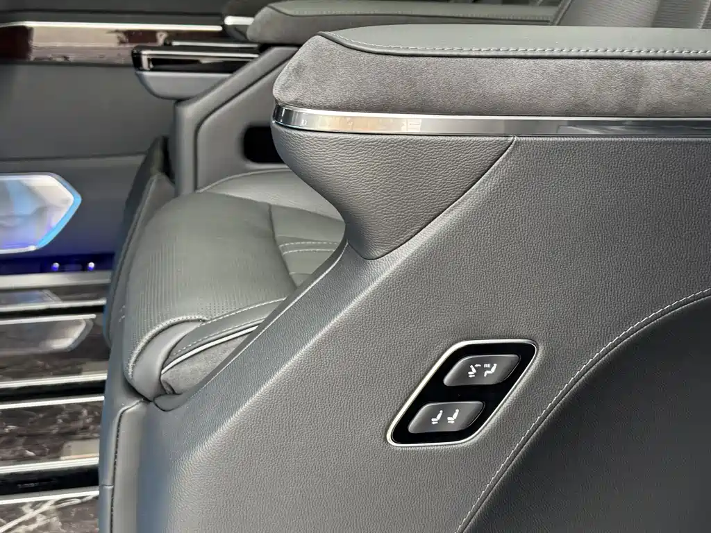 Hongqi Hongqi HQ9 PHEV — миниатюра 10