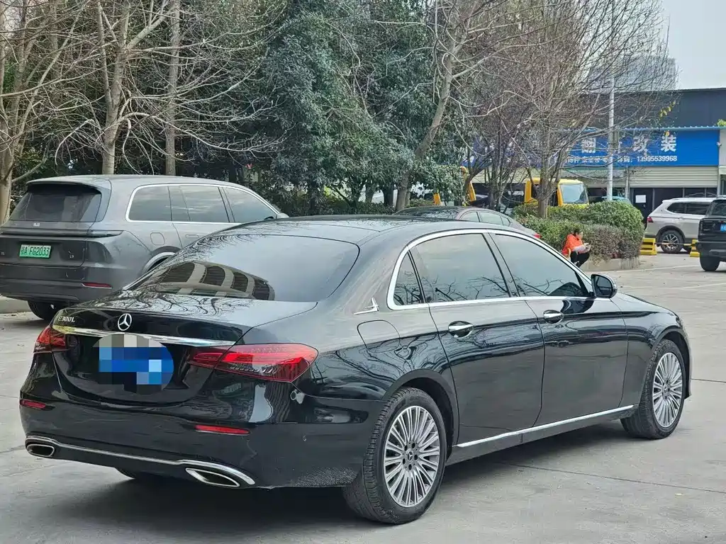 MERCEDES-BENZ E CLASS