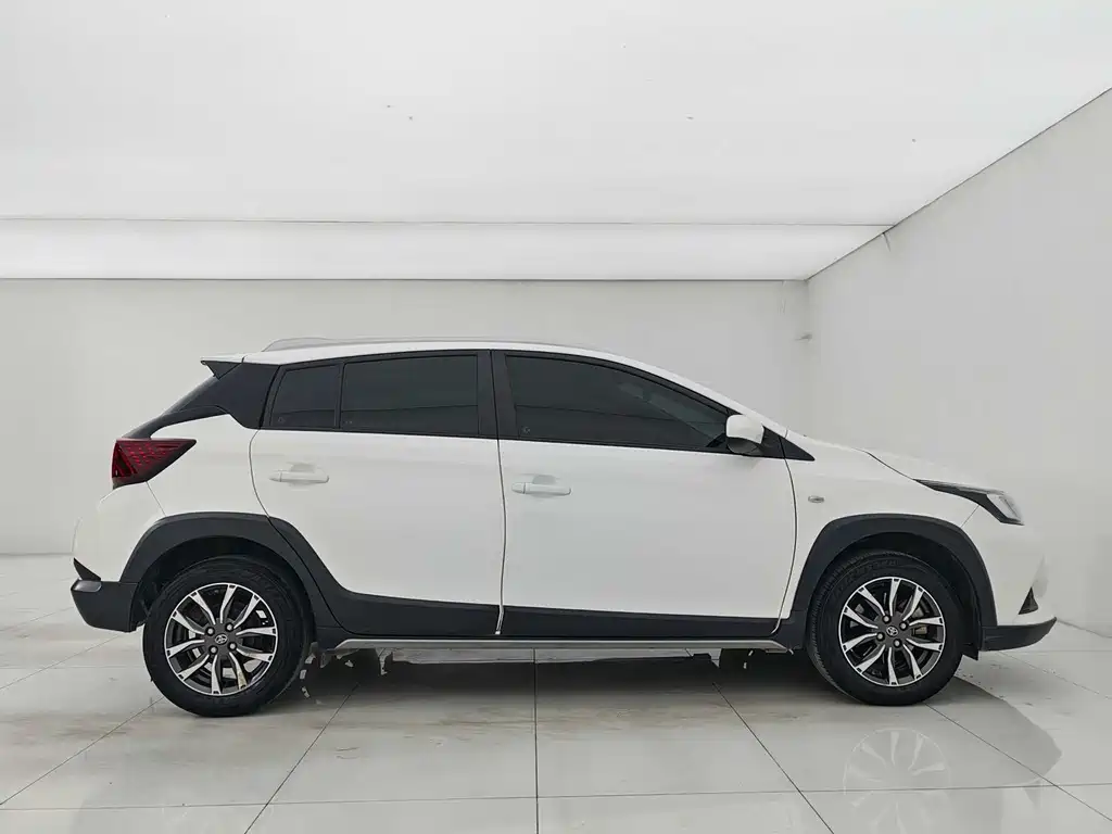 TOYOTA YARIS L ZHIXUAN