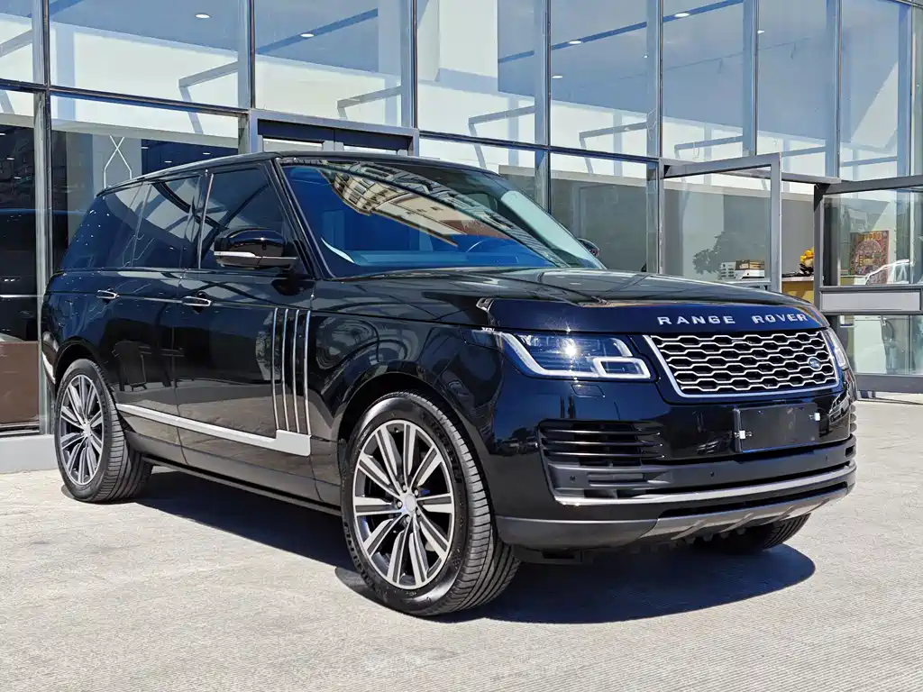 Land Rover Range Rover 2022 3.0 L6 360PS