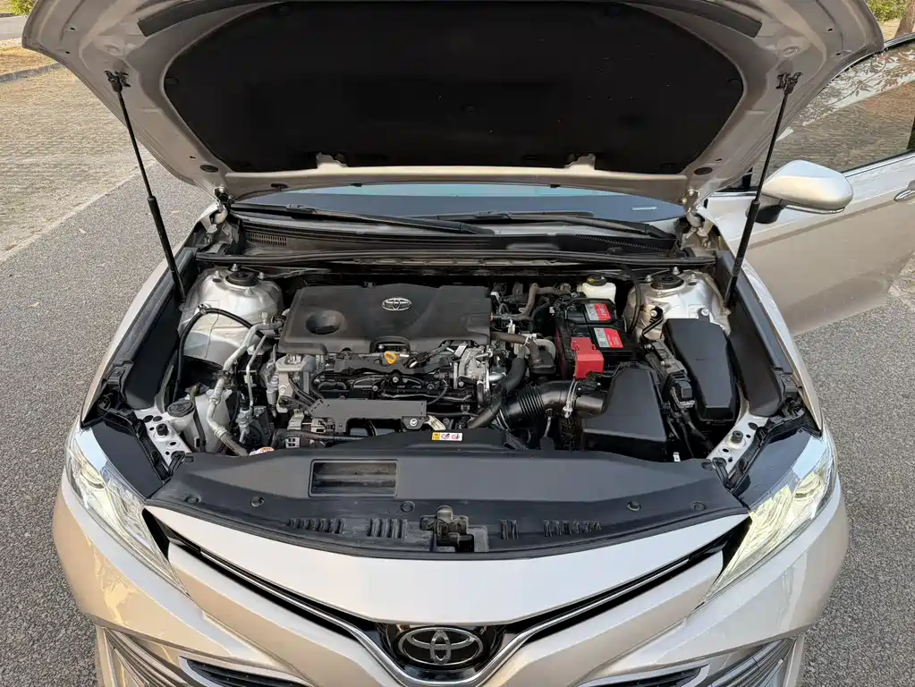 Toyota Camry — миниатюра 18