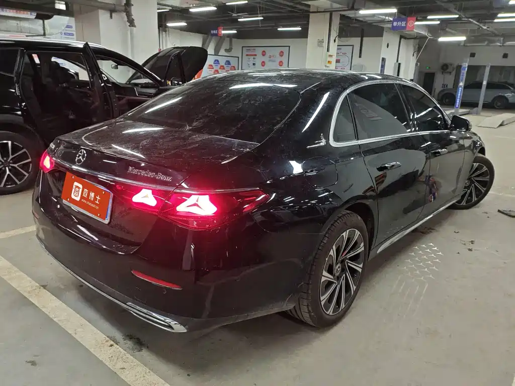 MERCEDES-BENZ E CLASS